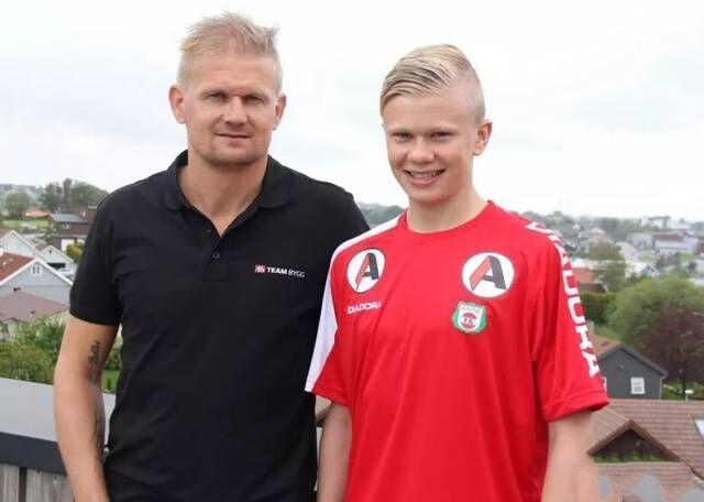 媒体人：邓涵文与云南玉昆更接近，重庆和铁人也有想法