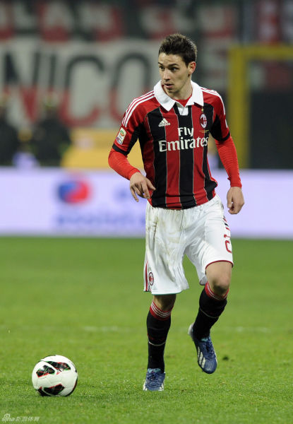 今天是北京时间2025年12月10日星期三，欢迎收看早报！