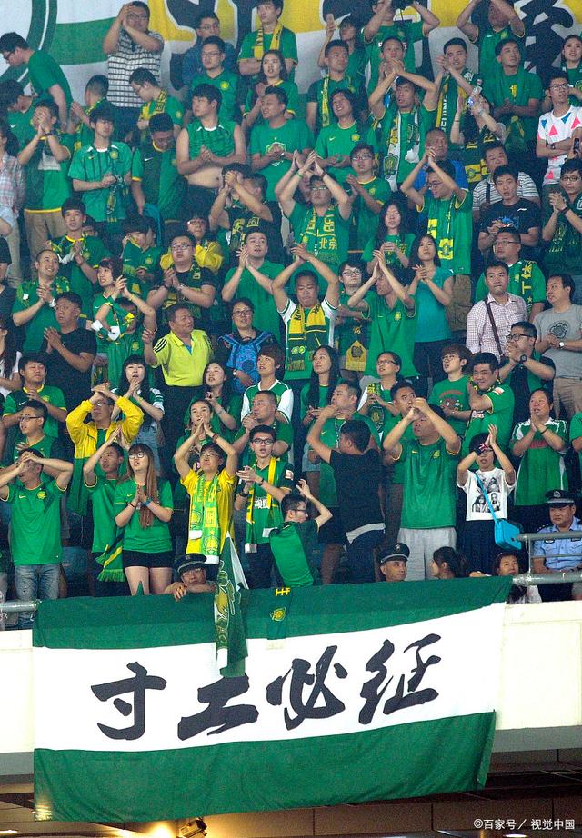 塞萨尔：齐沃为什么要换下博尼和泽林斯基？他俩明明表现最好