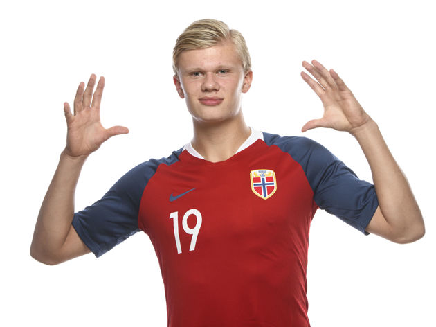 亚冠焦点：布里兰主场死磕江原FC，谁能抢占出线先机？（亚冠重头戏：布里兰主场硬碰江原FC，谁能抢得出线先手？）