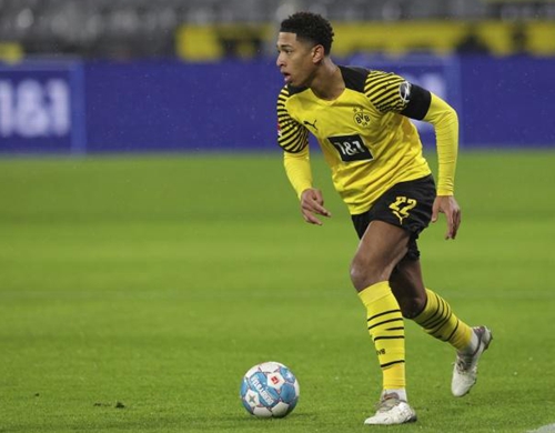 中超11月最佳球员候选：法比奥领衔，王燊超、吴曦、侯森在列