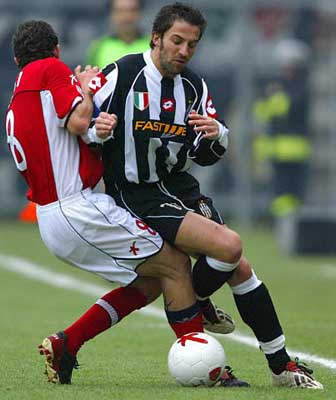 西甲-皇马3-0塞尔塔：巴萨很猛，龙哥干得也不差（西甲战报：皇马3-0塞尔塔，巴萨火力全开，龙哥同样给力）