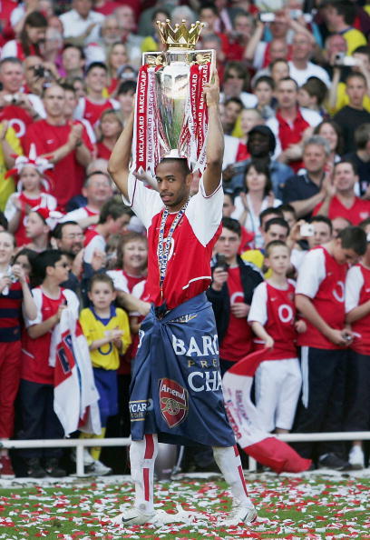 日媒：甲府队长山本英臣出轨球迷妻子，声称想偷看该女子洗澡（日媒爆料：甲府队长山本英臣涉与球迷妻子不当关系，疑称想偷看其洗澡）