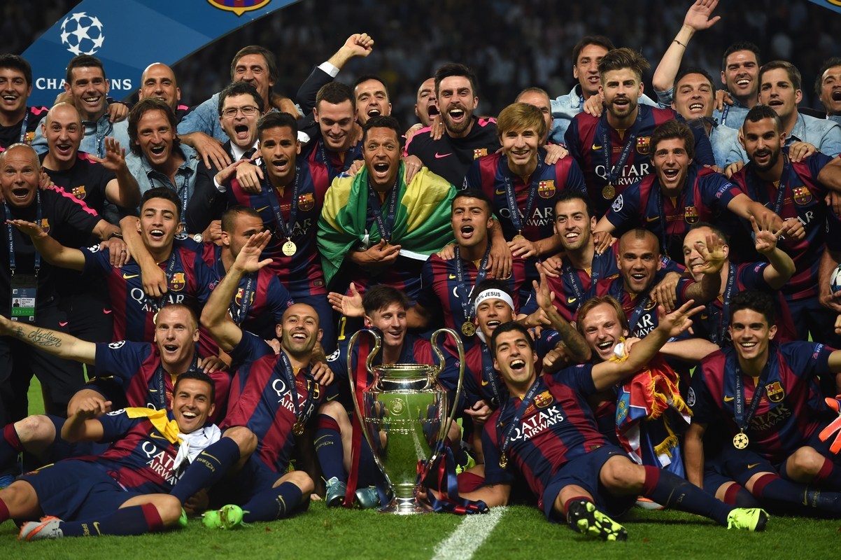 胖了？美媒晒浓眉训练图配文：浓眉的肚子从衣服里露出来了！