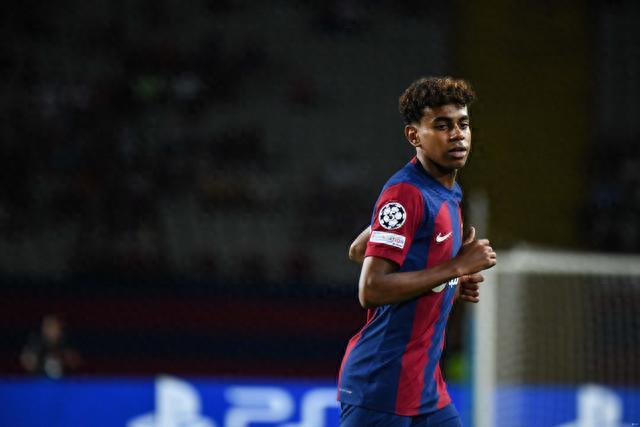 足球足球天才少年迎来国家队首秀，全场最佳（天才小将国家队首秀惊艳，荣膺全场最佳）