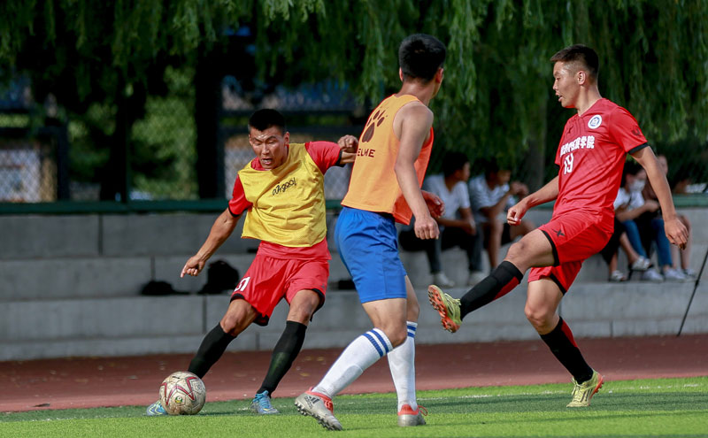 “追风少年”曲波忆国足生涯，深情感谢米卢（曲波回顾国足岁月：深情致谢米卢）