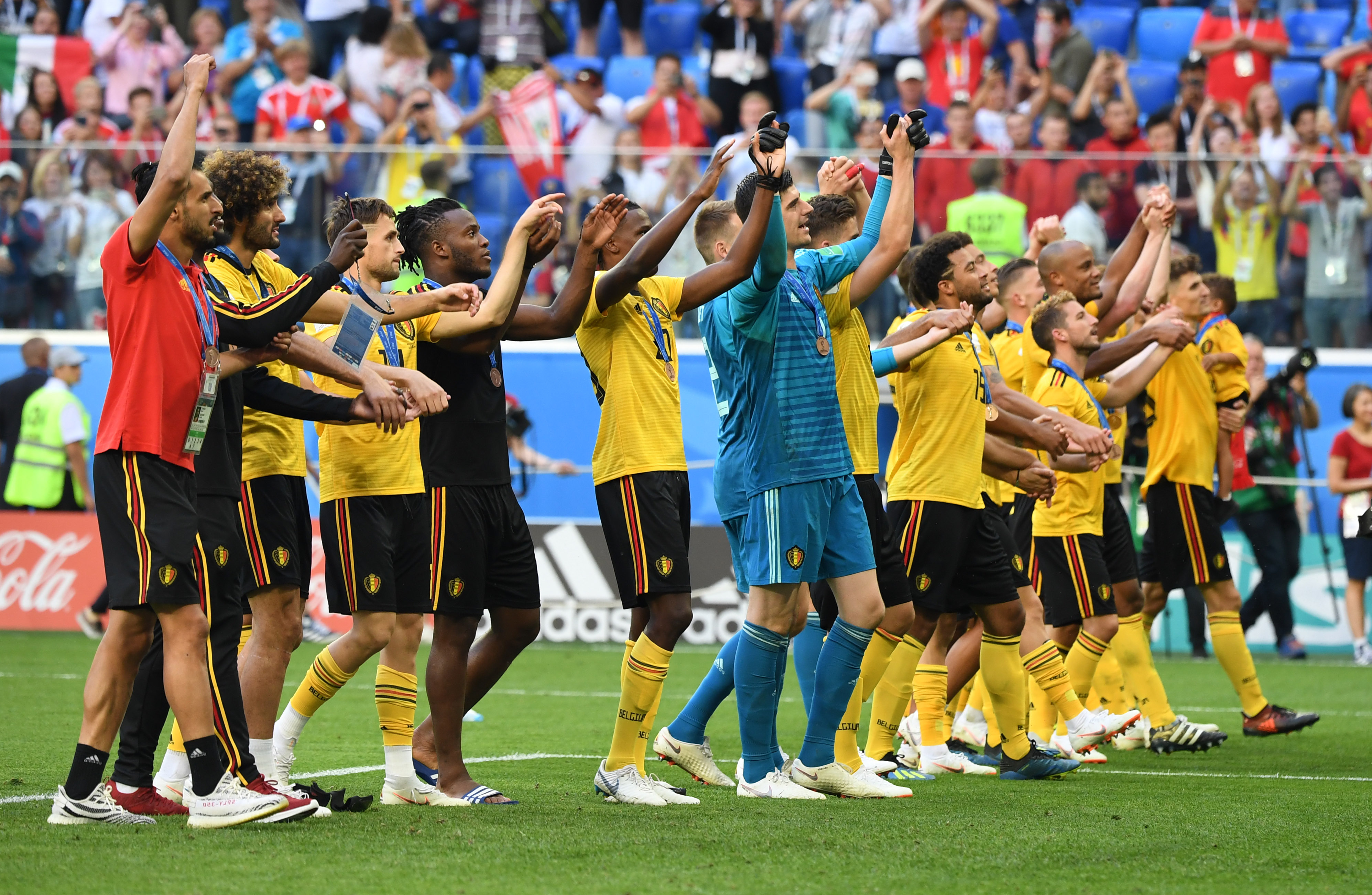 陈威：感谢主教练的高强度训练，我们越努力越幸运