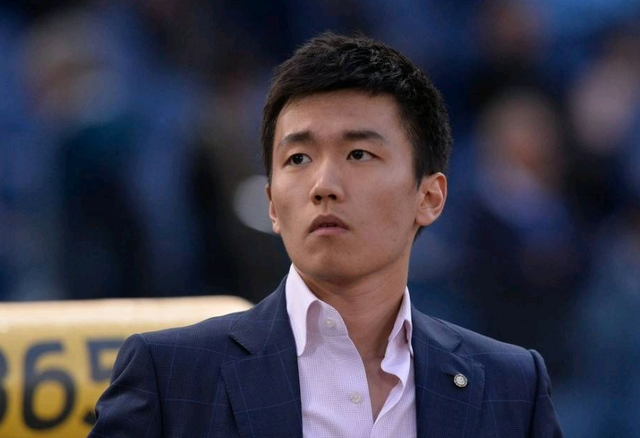 英媒：奥纳纳想回曼联夺回首发，如果不行可能去另一英超球队（英媒称奥纳纳欲回归曼联重夺主力，若无望将考虑投奔其他英超队）