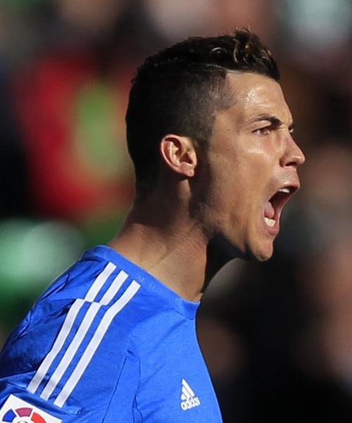 巴萨梅西进球破纪录欧冠历史时刻